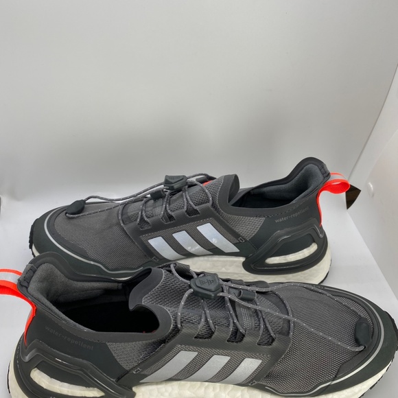 BRAND ADIDAS NEW NO BOX WOMEN'S ULTRABOOST RUNNING. - Picture 2 of 4